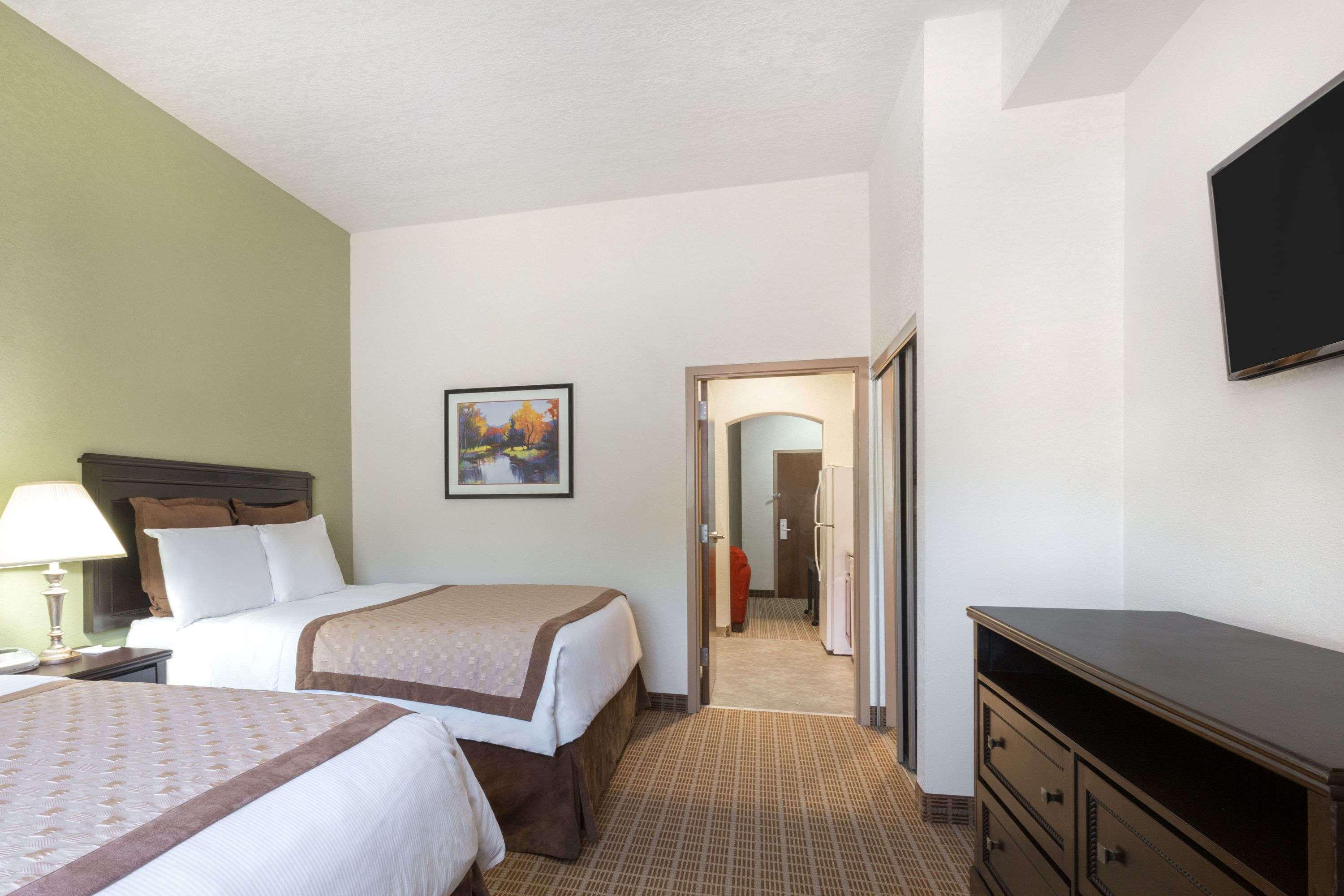 Hawthorn Extended Stay By Wyndham Кингсленд Екстериор снимка